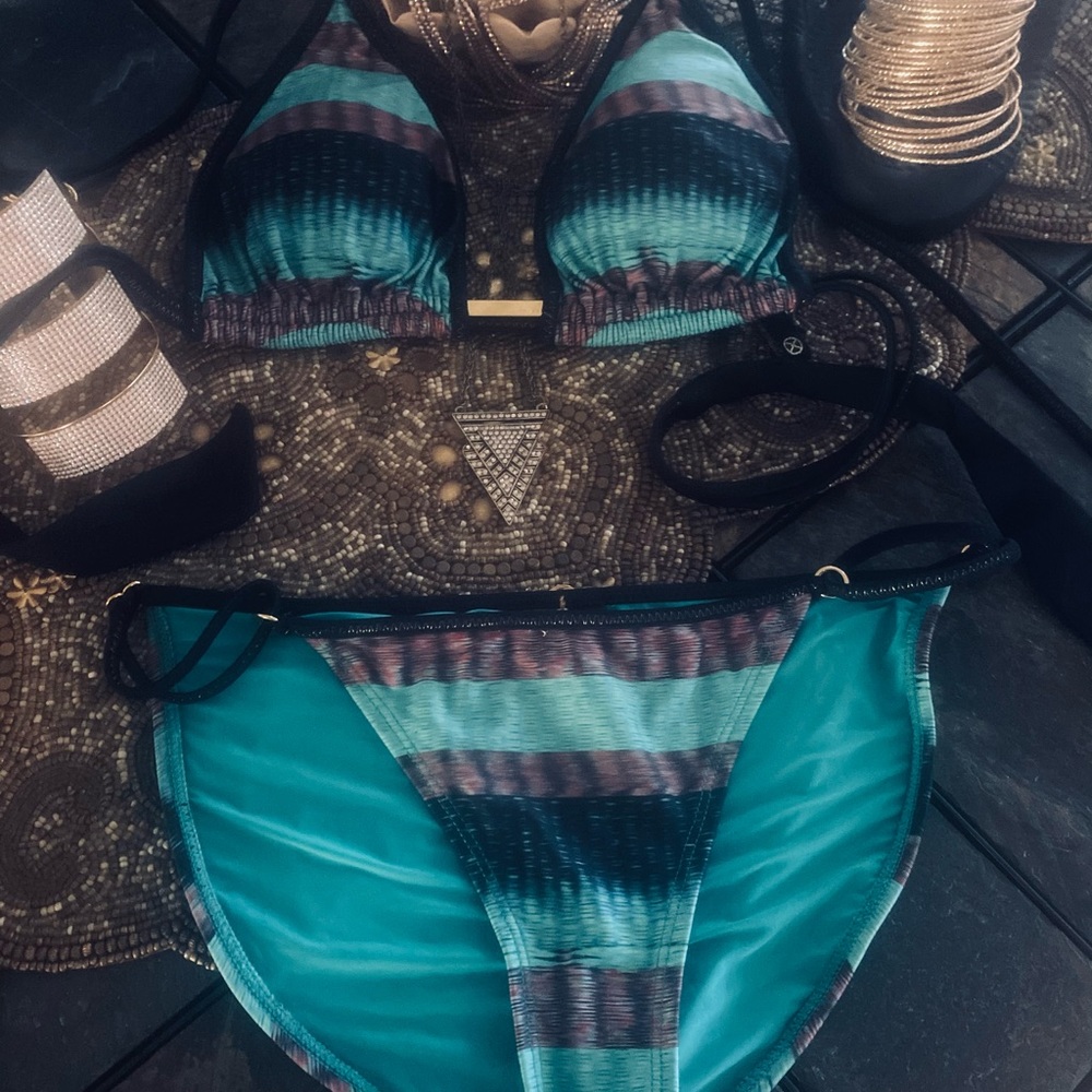 Bikini Set - image 2